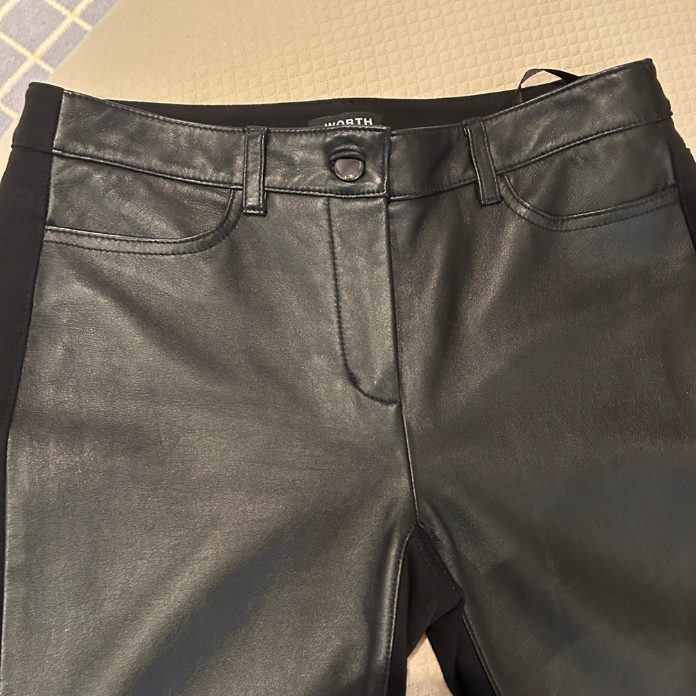 Black front leather Jean cut pant size 6 Worth of New York